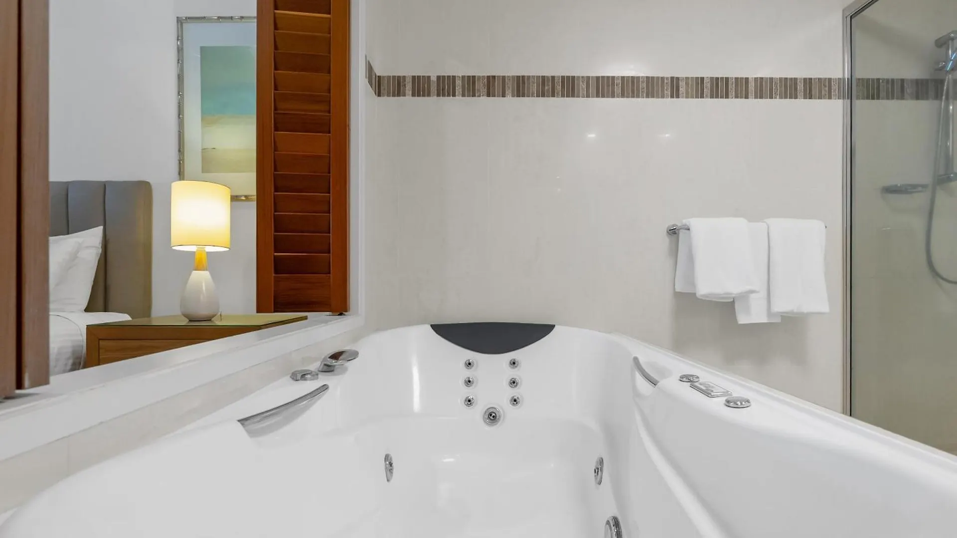 Апартаменты Gris At Island Views—Pool Paradise On The Beach Палм-Коув Австралия