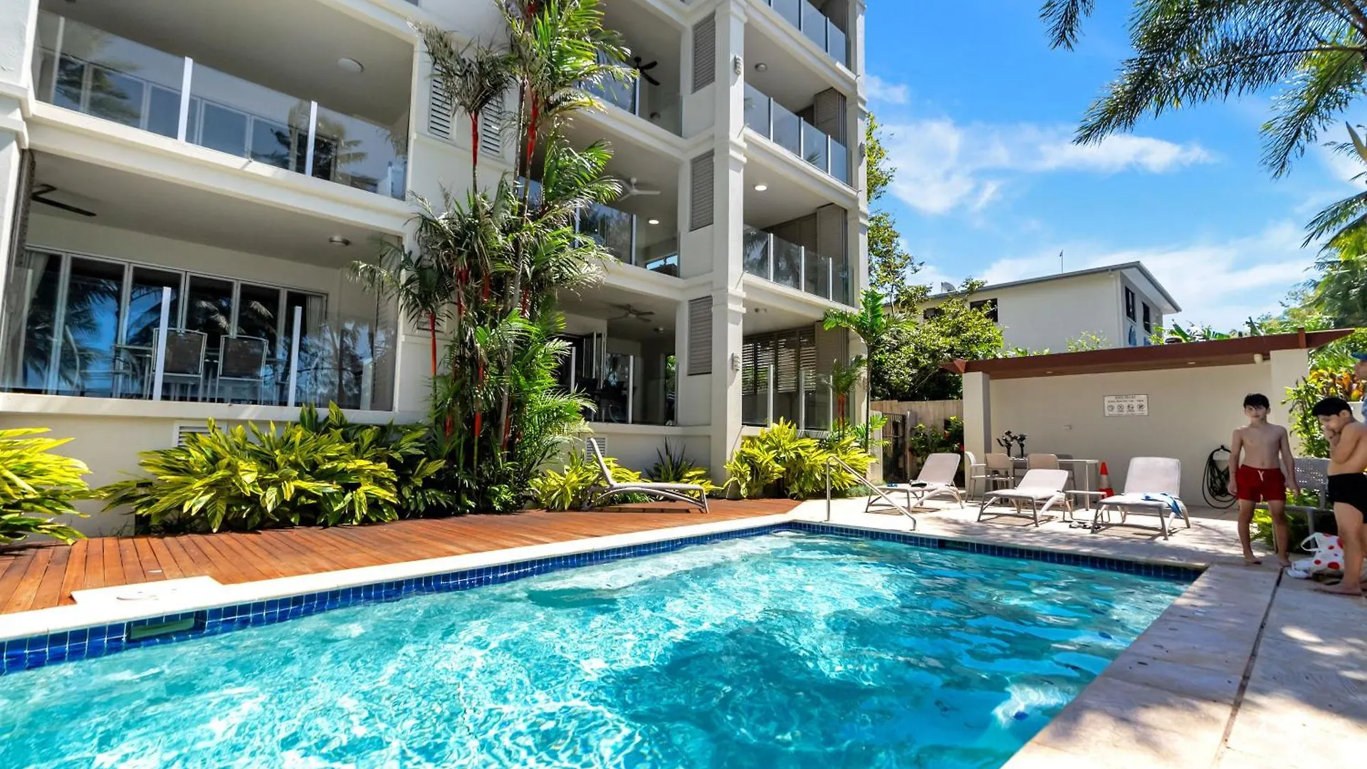 Апартаменты Gris At Island Views—Pool Paradise On The Beach Палм-Коув